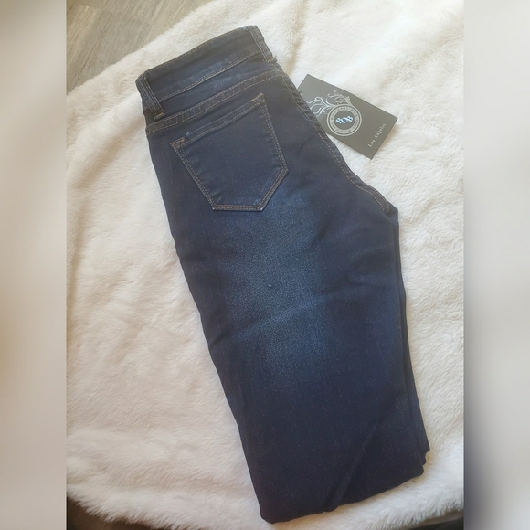 BRAND NEW Fashion Nova Jeans Size 1 or 2 - 1/2 - Picture 2 of 4